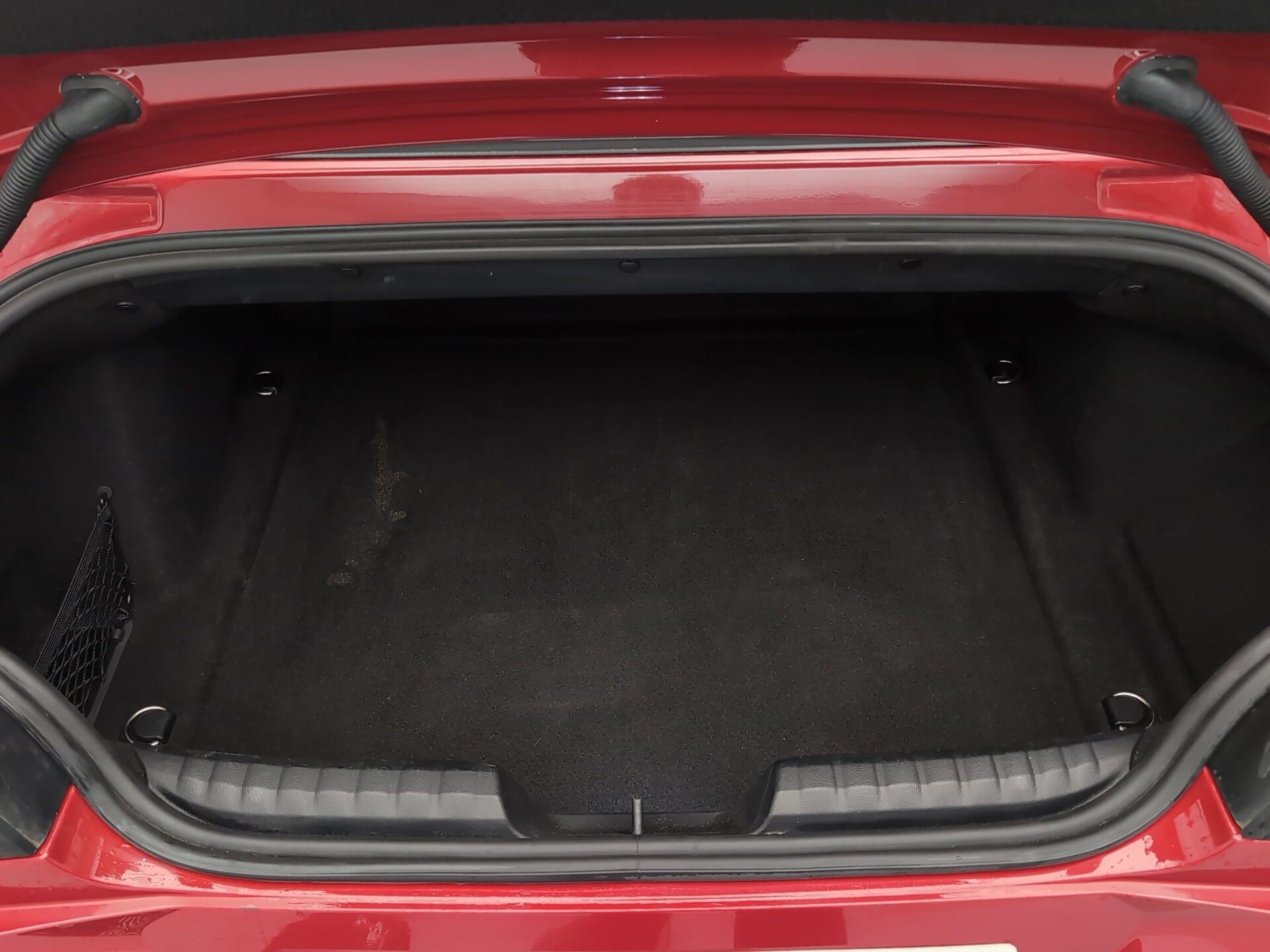 BMW Z4 sDrive30i Cabrio color Rojo. Año 2025. 190KW(258CV). Gasolina. En concesionario Automotor Premium Velázquez - Málaga de Málaga