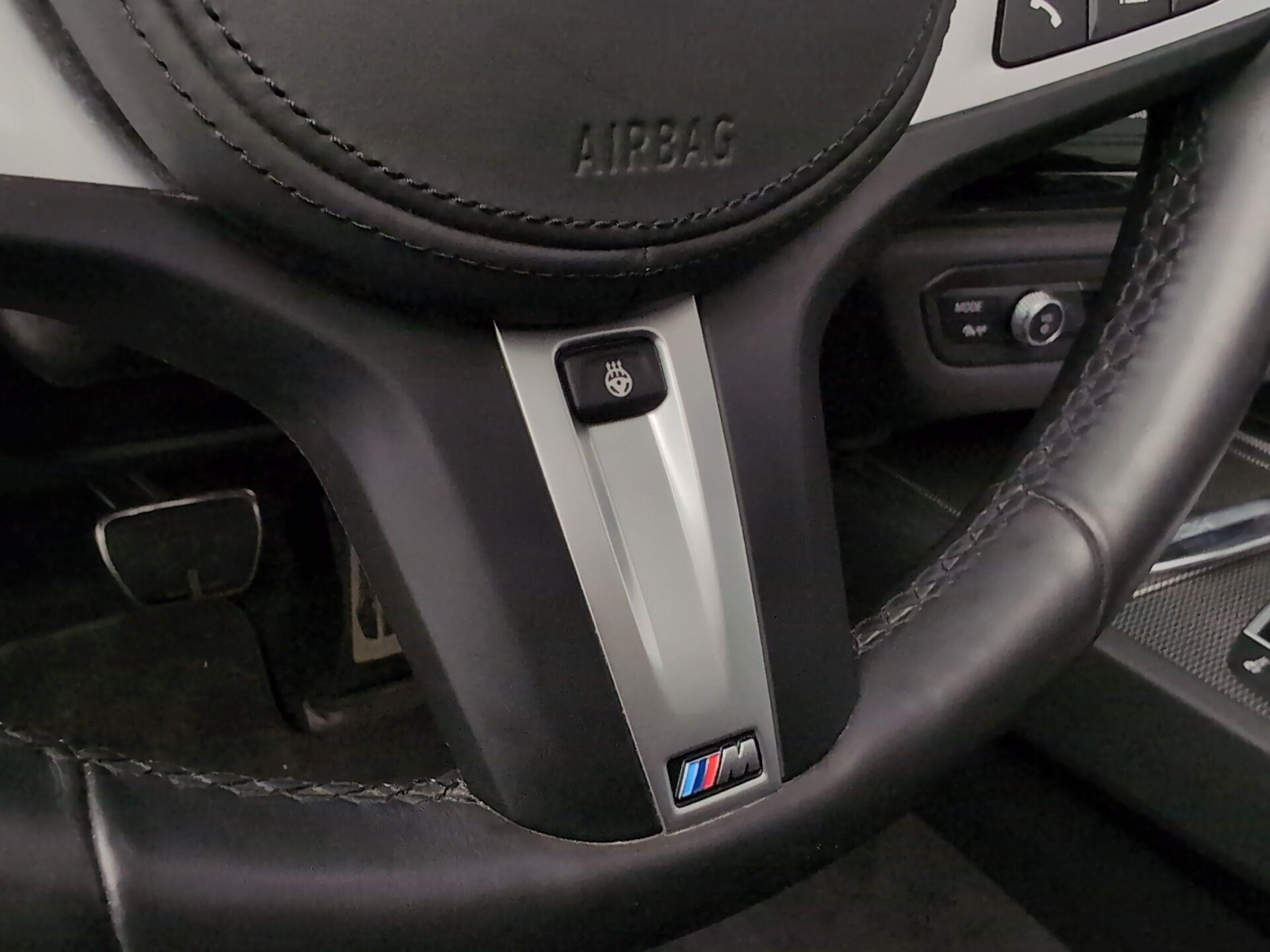 BMW Z4 sDrive30i Cabrio color Rojo. Año 2025. 190KW(258CV). Gasolina. En concesionario Automotor Premium Velázquez - Málaga de Málaga