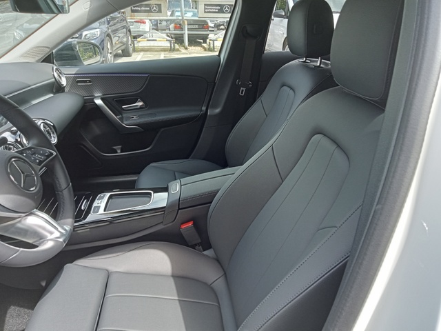 Mercedes-Benz Clase A 180 100 kW (136 CV)