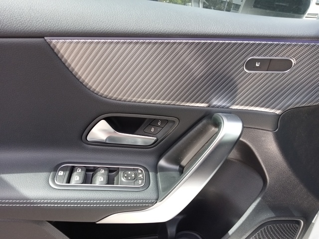 Mercedes-Benz Clase A 180 100 kW (136 CV)