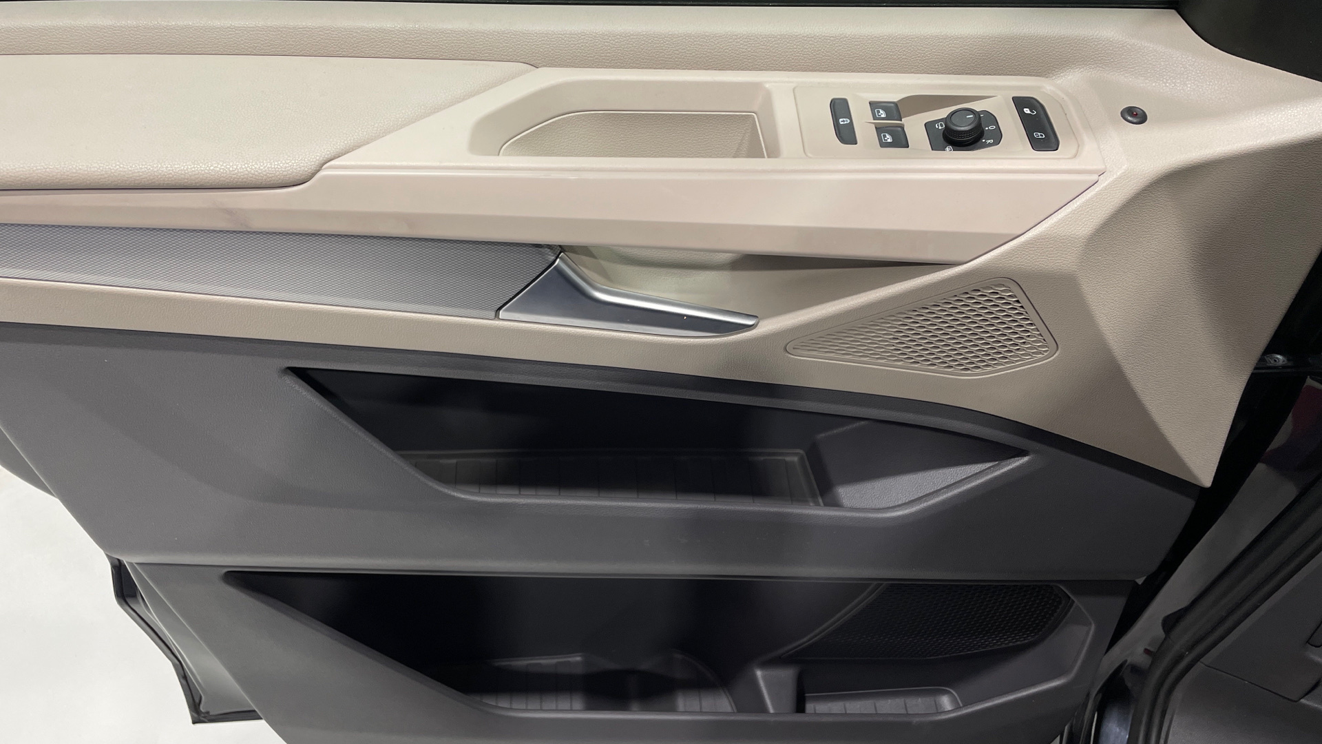 Volkswagen Multivan 2.0 TDI en Barcelona