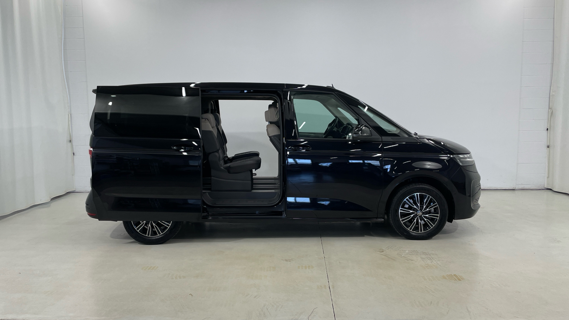 Volkswagen Multivan 2.0 TDI en Barcelona