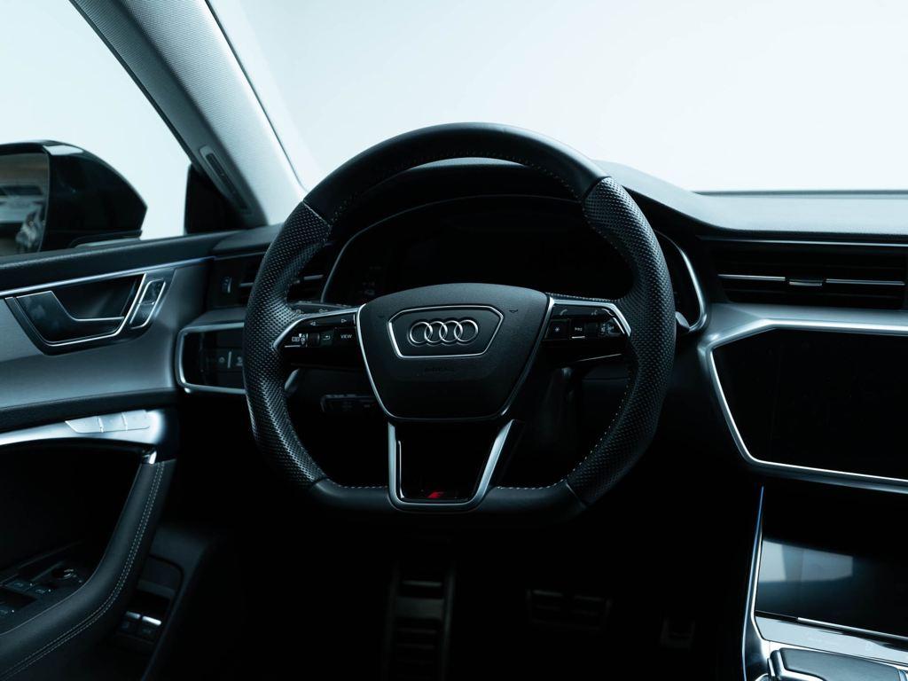 55 TFSIe quattro-ultra 270 kW (367 CV) S tronic