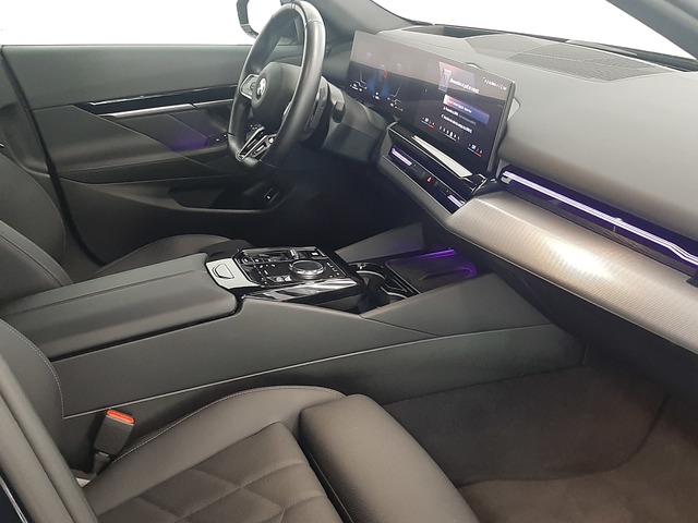 BMW Serie 5 520d color Negro. Año 2024. 145KW(197CV). Diésel. En concesionario Automoviles Bertolin, S.L. de Valencia