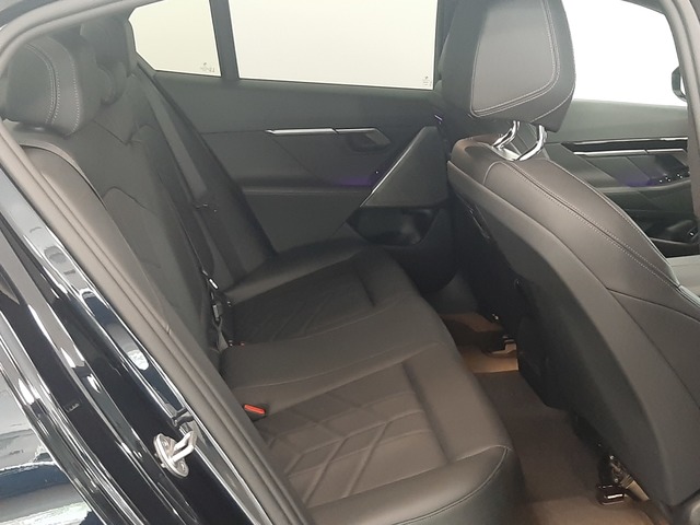 BMW Serie 5 520d color Negro. Año 2024. 145KW(197CV). Diésel. En concesionario Automoviles Bertolin, S.L. de Valencia