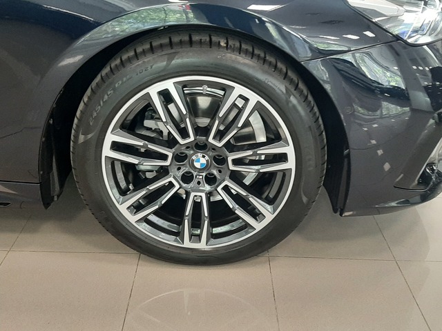 BMW Serie 5 520d color Negro. Año 2024. 145KW(197CV). Diésel. En concesionario Automoviles Bertolin, S.L. de Valencia