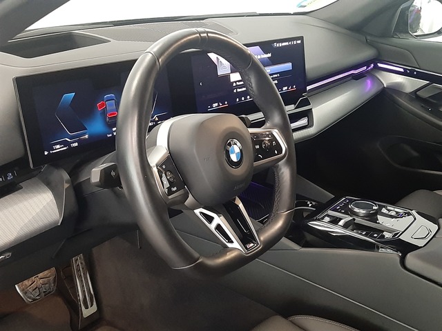 BMW Serie 5 520d color Negro. Año 2024. 145KW(197CV). Diésel. En concesionario Automoviles Bertolin, S.L. de Valencia