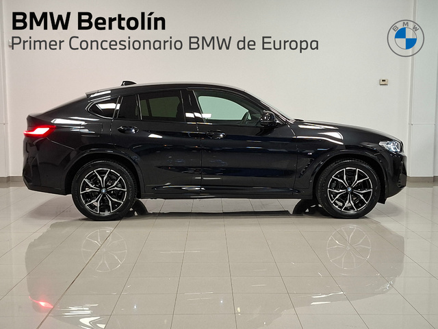 BMW X4 xDrive20d color Negro. Año 2024. 140KW(190CV). Diésel. En concesionario Automoviles Bertolin, S.L. de Valencia