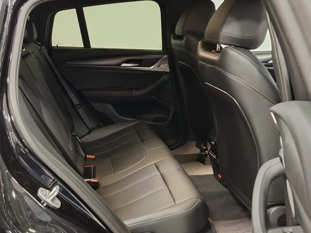 BMW X4 xDrive20d color Negro. Año 2024. 140KW(190CV). Diésel. En concesionario Automoviles Bertolin, S.L. de Valencia