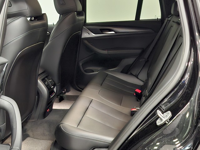 BMW X4 xDrive20d color Negro. Año 2024. 140KW(190CV). Diésel. En concesionario Automoviles Bertolin, S.L. de Valencia