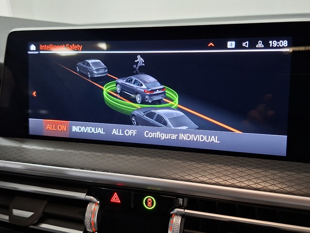 BMW X4 xDrive20d color Negro. Año 2024. 140KW(190CV). Diésel. En concesionario Automoviles Bertolin, S.L. de Valencia