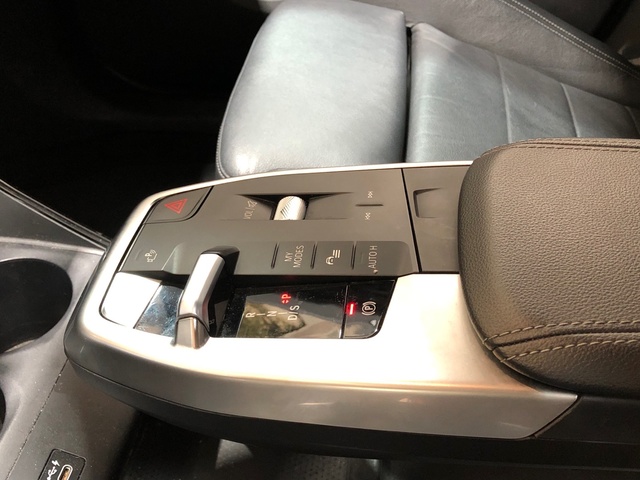 BMW Serie 2 218d Active Tourer color Negro. Año 2022. 110KW(150CV). Diésel. En concesionario Movilnorte El Carralero de Madrid