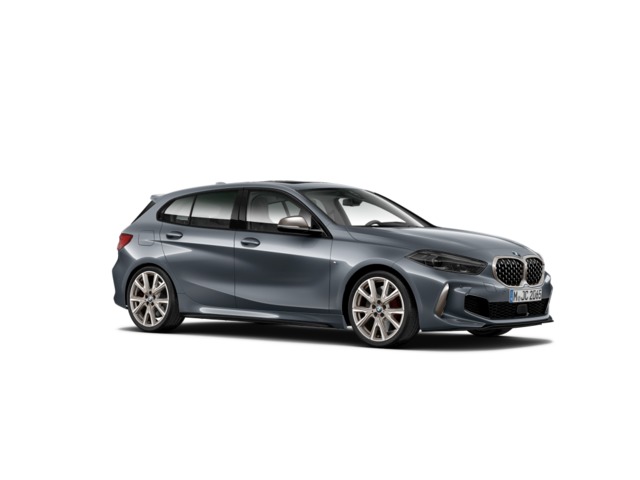 BMW Serie 1 M135i color Gris. Año 2022. 225KW(306CV). Gasolina. En concesionario Movilnorte El Plantio de Madrid