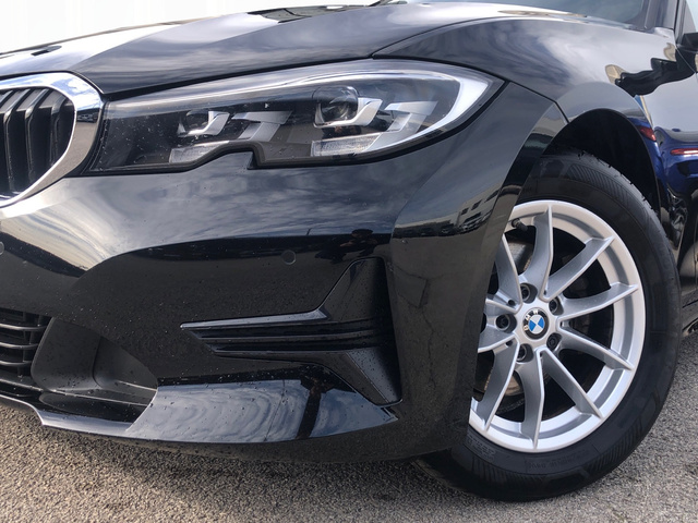 BMW Serie 3 318d color Negro. Año 2022. 110KW(150CV). Diésel. En concesionario Vehinter Getafe de Madrid