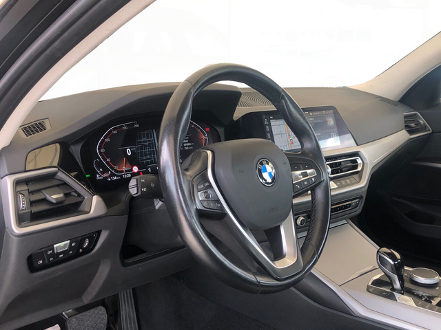 BMW Serie 3 318d color Negro. Año 2022. 110KW(150CV). Diésel. En concesionario Vehinter Getafe de Madrid