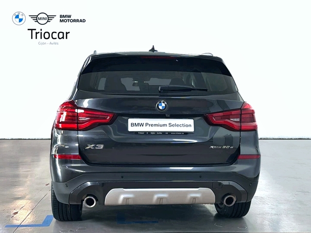 BMW X3 xDrive30e color Gris. Año 2021. 215KW(292CV). Híbrido Electro/Gasolina. En concesionario Triocar Gijón (Bmw y Mini) de Asturias