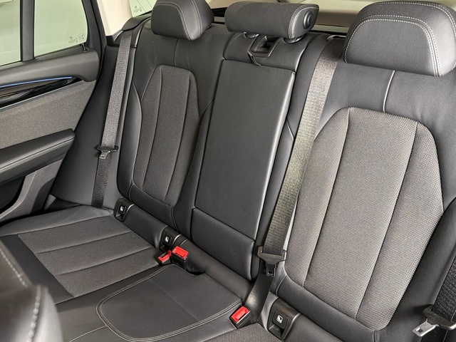 BMW X3 xDrive30e color Gris. Año 2021. 215KW(292CV). Híbrido Electro/Gasolina. En concesionario Triocar Gijón (Bmw y Mini) de Asturias