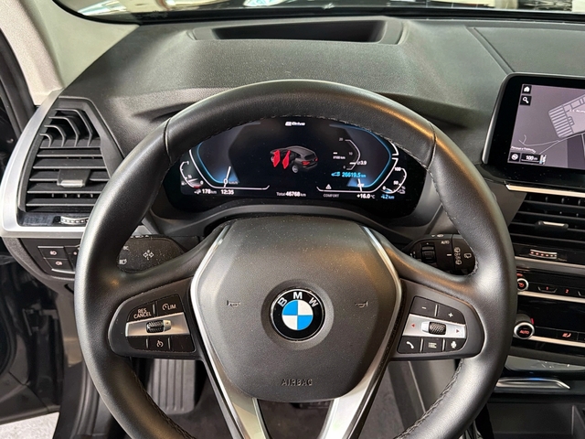 BMW X3 xDrive30e color Gris. Año 2021. 215KW(292CV). Híbrido Electro/Gasolina. En concesionario Triocar Gijón (Bmw y Mini) de Asturias