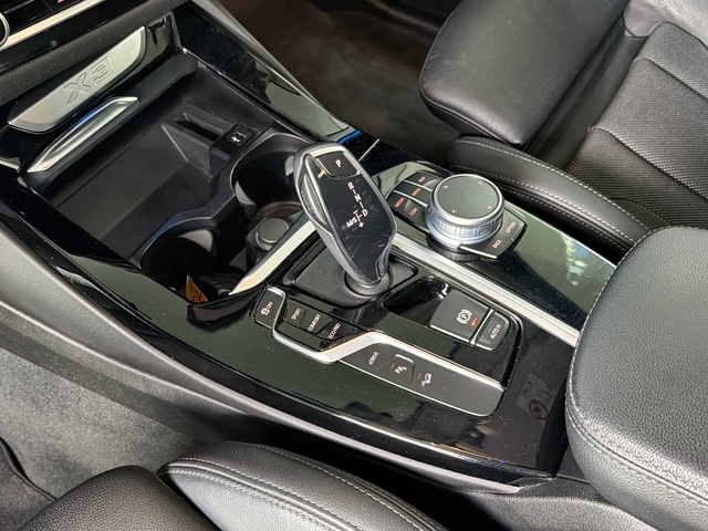 BMW X3 xDrive30e color Gris. Año 2021. 215KW(292CV). Híbrido Electro/Gasolina. En concesionario Triocar Gijón (Bmw y Mini) de Asturias