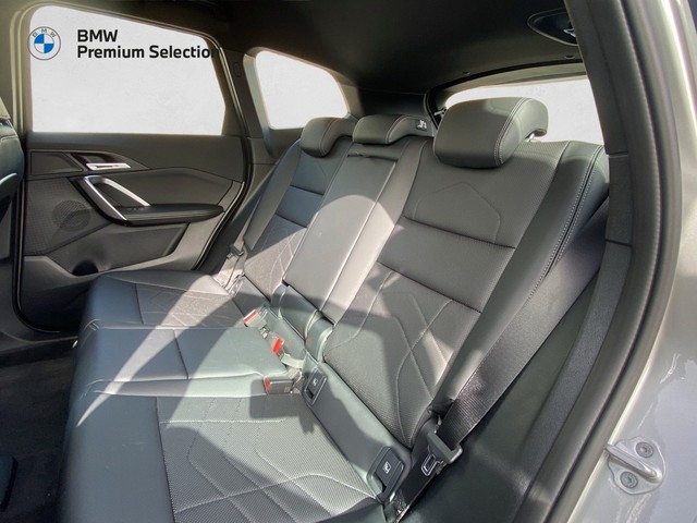 BMW iX1 eDrive20 color Gris Plata. Año 2025. 150KW(204CV). Eléctrico. En concesionario Marmotor de Las Palmas