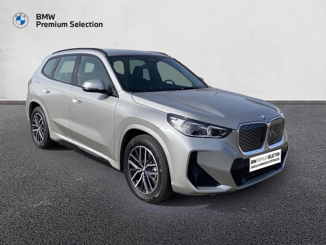 BMW iX1 eDrive20 color Gris Plata. Año 2025. 150KW(204CV). Eléctrico. En concesionario Marmotor de Las Palmas