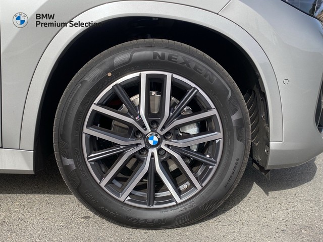 BMW iX1 eDrive20 color Gris Plata. Año 2025. 150KW(204CV). Eléctrico. En concesionario Marmotor de Las Palmas