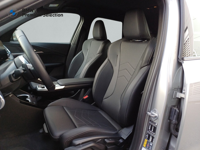 BMW iX1 eDrive20 color Gris Plata. Año 2025. 150KW(204CV). Eléctrico. En concesionario Marmotor de Las Palmas