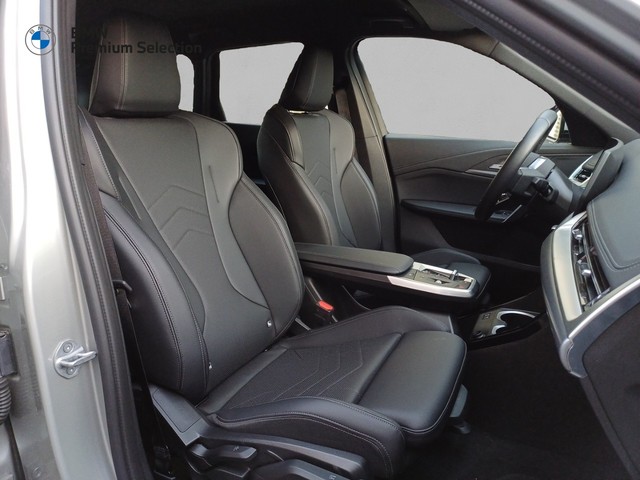 BMW iX1 eDrive20 color Gris Plata. Año 2025. 150KW(204CV). Eléctrico. En concesionario Marmotor de Las Palmas