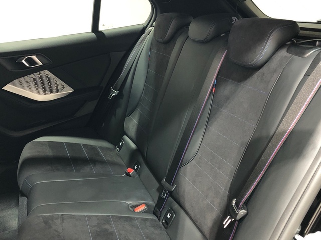 BMW Serie 1 120d color Negro. Año 2024. 120KW(163CV). Diésel. En concesionario COMISION DE VENTA de Madrid