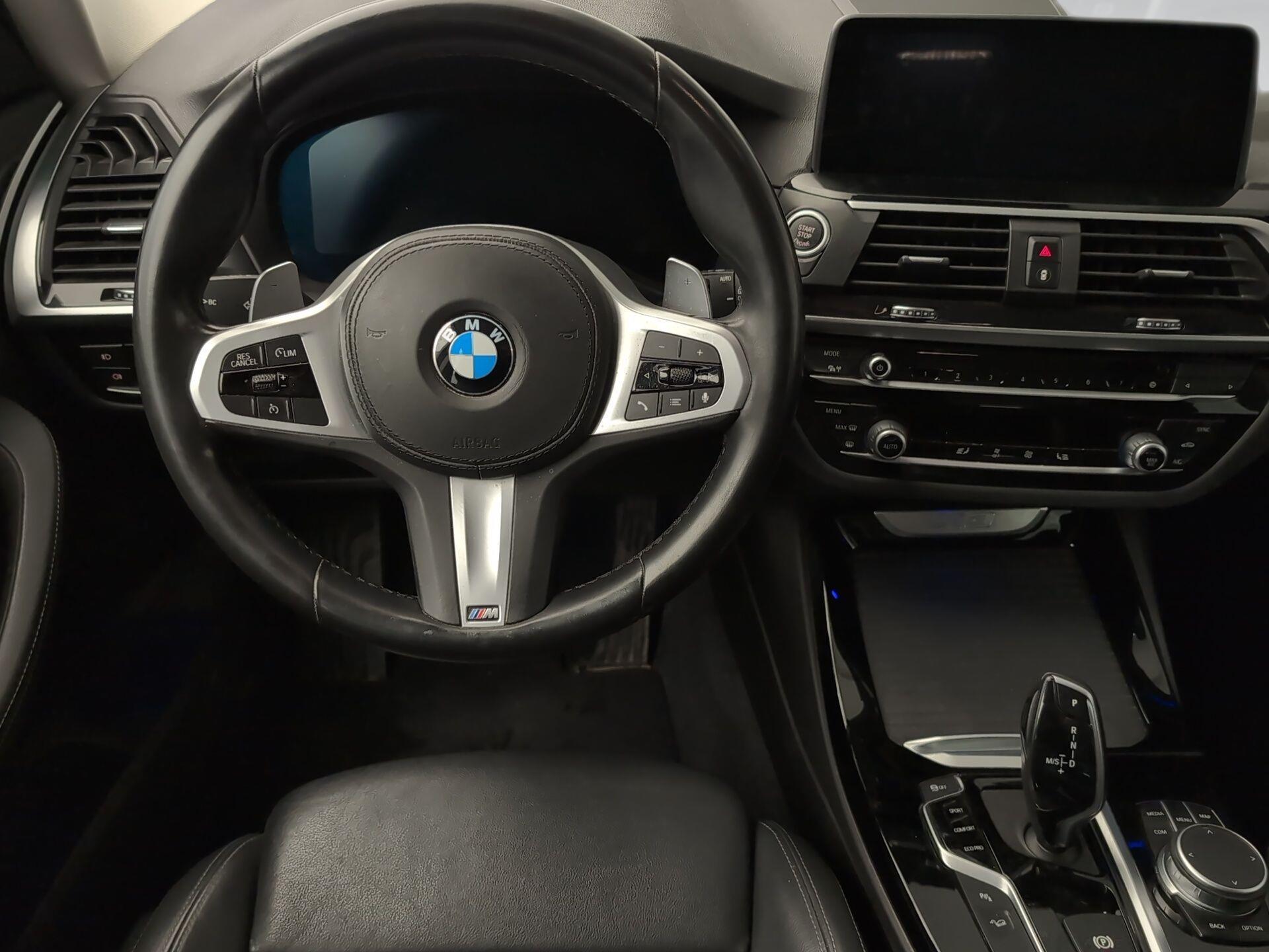 BMW X3 xDrive20d color Blanco. Año 2021. 140KW(190CV). Diésel. En concesionario Automotor Premium Velázquez - Málaga de Málaga