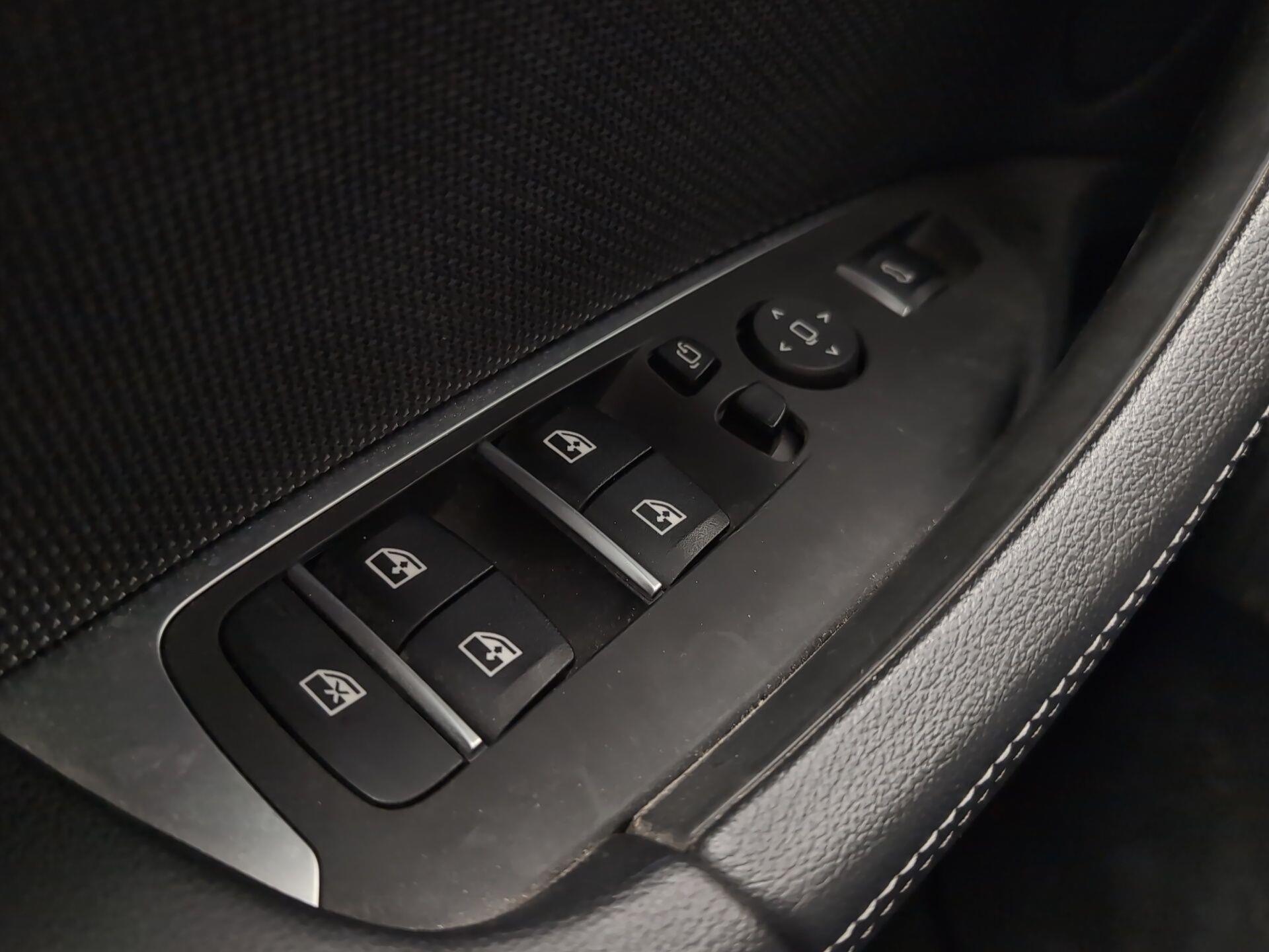 BMW X3 xDrive20d color Blanco. Año 2021. 140KW(190CV). Diésel. En concesionario Automotor Premium Velázquez - Málaga de Málaga