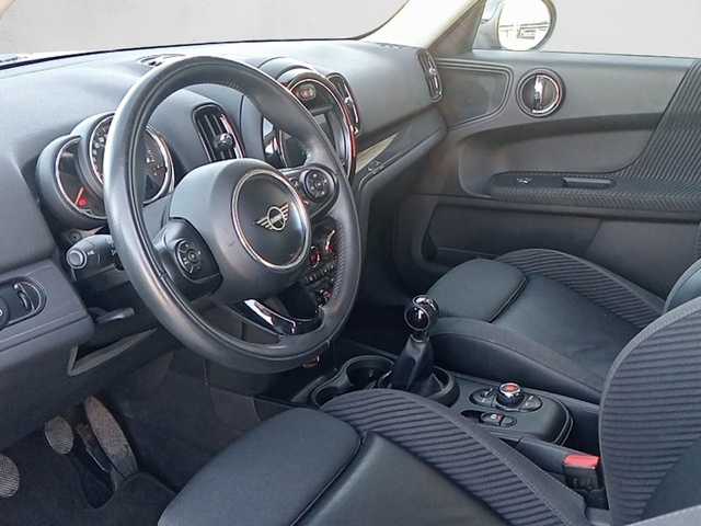 fotoG 9 del MINI MINI Countryman Cooper 100 kW (136 CV) 136cv Gasolina del 2019 en Vizcaya