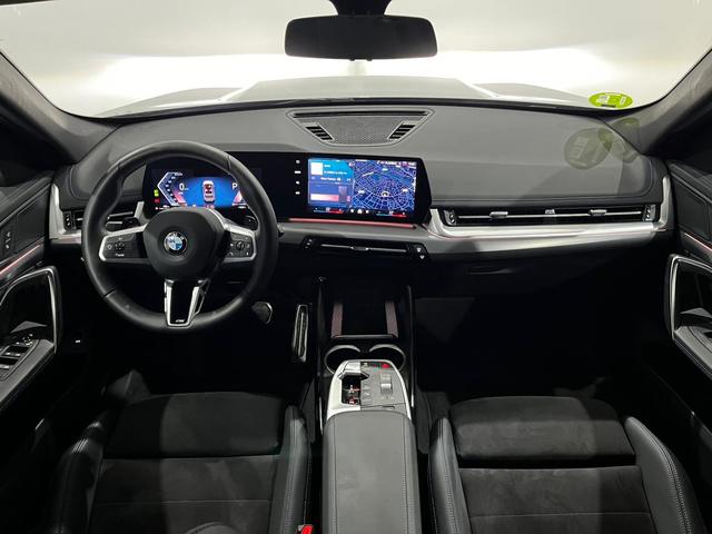 BMW X1 sDrive18d color Gris Plata. Año 2024. 110KW(150CV). Diésel. En concesionario Unicars Ponent de Lleida