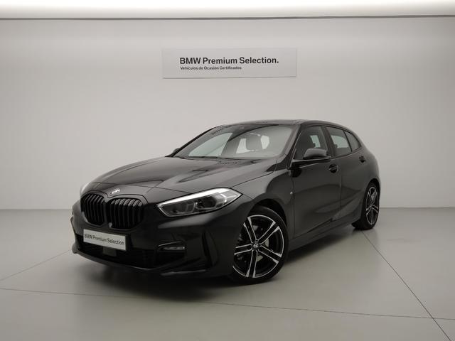 BMW Serie 1 118i color Negro. Año 2022. 103KW(140CV). Gasolina. En concesionario Automotor Premium Marbella - Málaga de Málaga