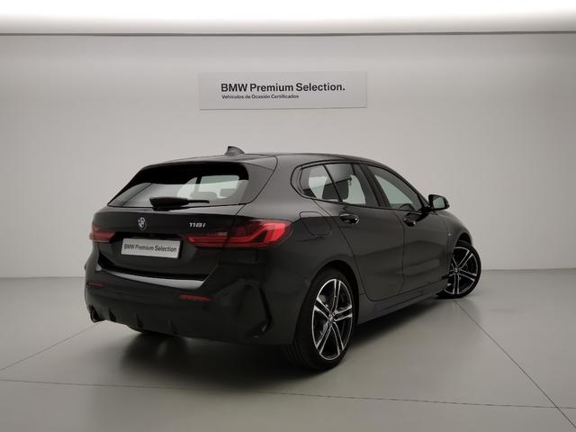BMW Serie 1 118i color Negro. Año 2022. 103KW(140CV). Gasolina. En concesionario Automotor Premium Marbella - Málaga de Málaga