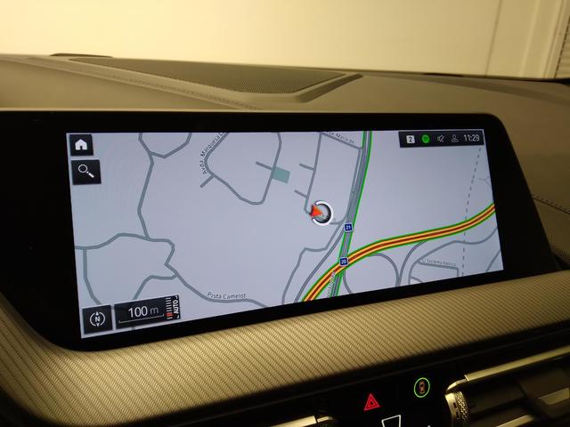 BMW Serie 1 118i color Negro. Año 2022. 103KW(140CV). Gasolina. En concesionario Automotor Premium Marbella - Málaga de Málaga