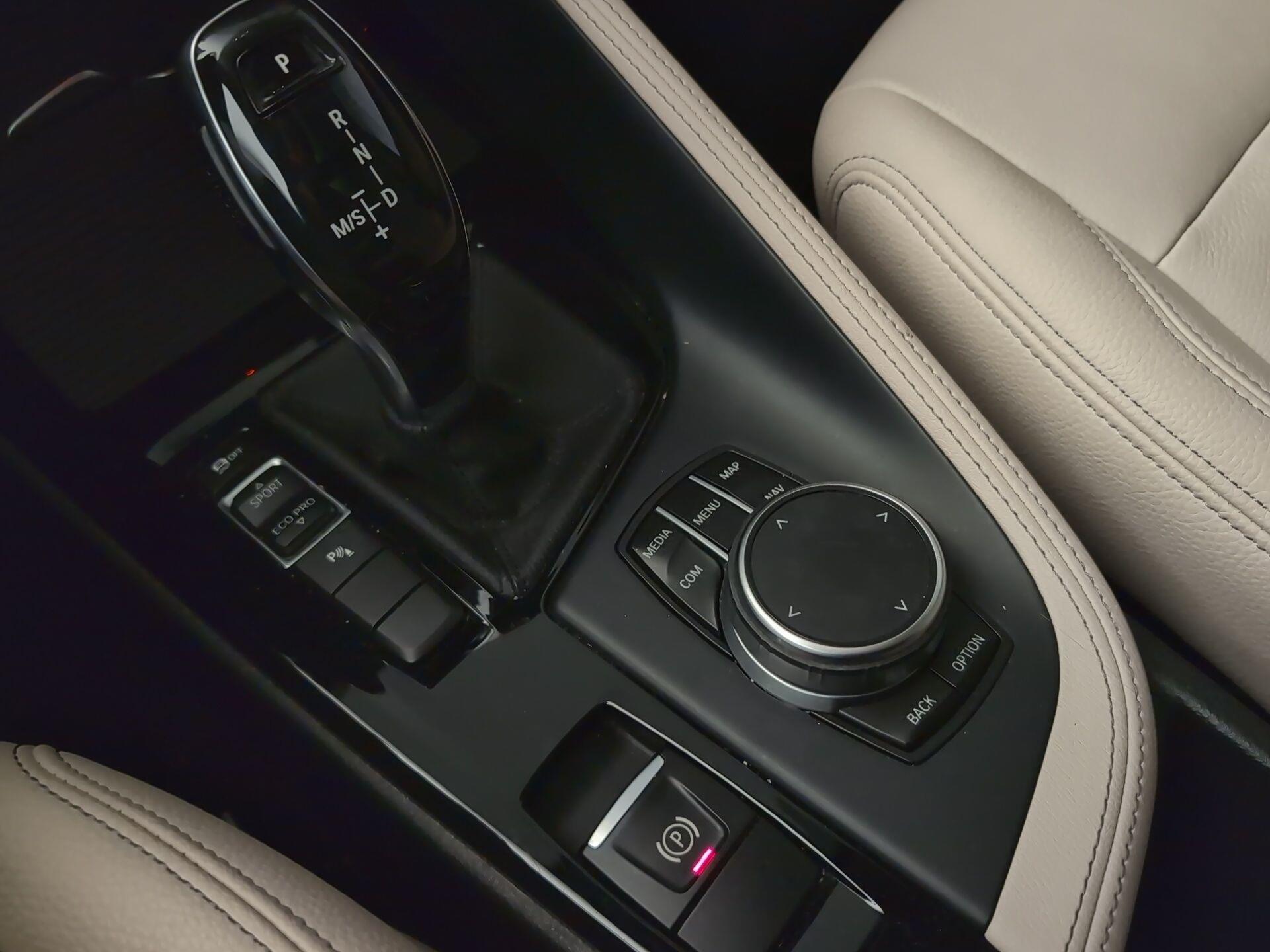 BMW X1 sDrive20d color Azul. Año 2019. 140KW(190CV). Diésel. En concesionario Automotor Premium Marbella - Málaga de Málaga