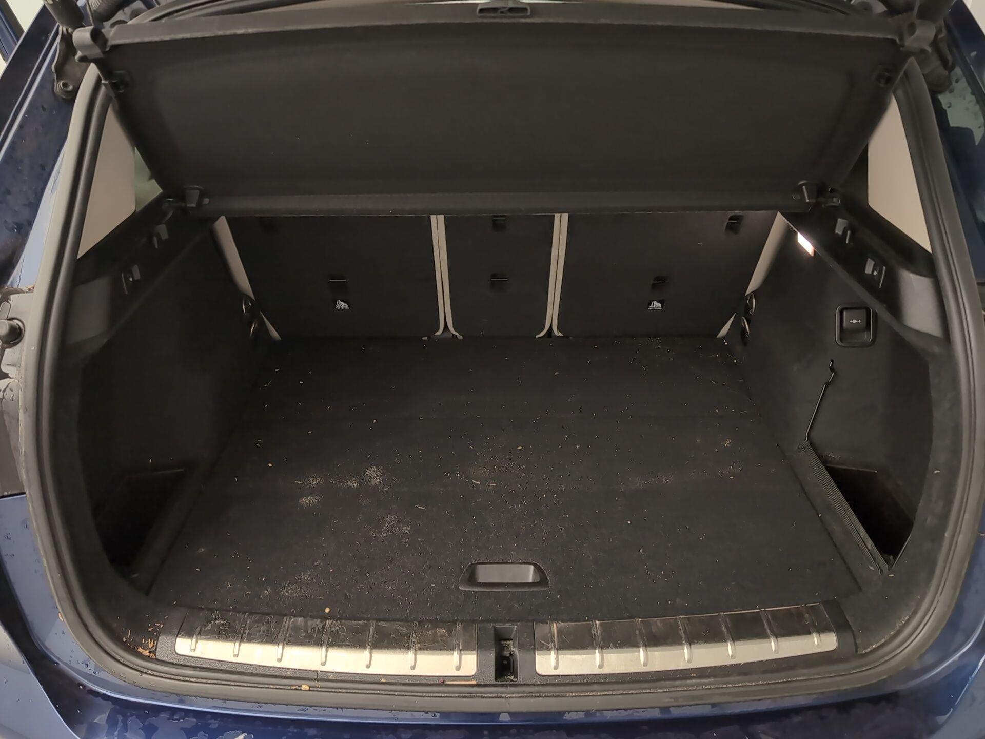 BMW X1 sDrive20d color Azul. Año 2019. 140KW(190CV). Diésel. En concesionario Automotor Premium Marbella - Málaga de Málaga