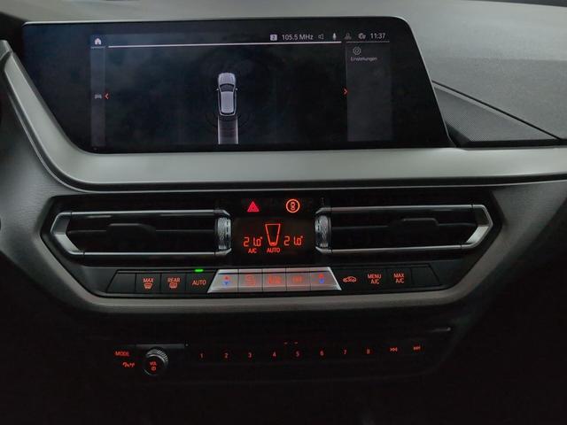 BMW Serie 1 118i color Blanco. Año 2024. 103KW(140CV). Gasolina. En concesionario Automotor Premium Velázquez - Málaga de Málaga