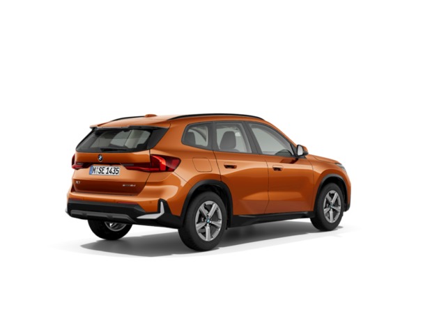 BMW X1 sDrive18d color Naranja. Año 2024. 110KW(150CV). Diésel. En concesionario Hispamovil Elche de Alicante