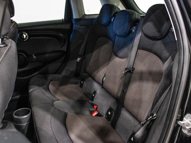 fotoG 8 del MINI MINI Cooper 5 Puertas 100 kW (136 CV) 136cv Gasolina del 2022 en Barcelona