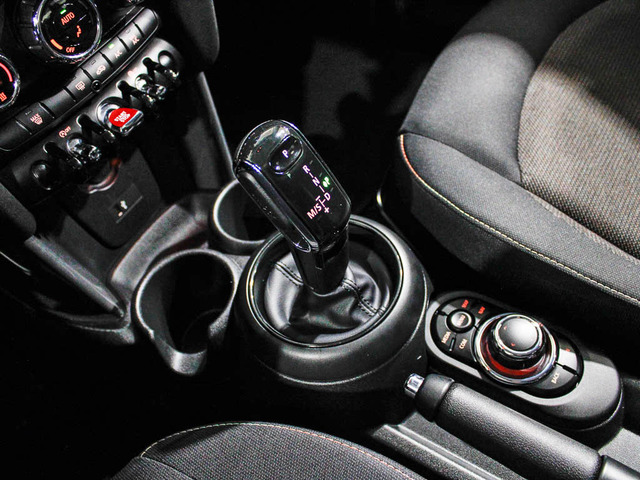 fotoG 14 del MINI MINI Cooper 5 Puertas 100 kW (136 CV) 136cv Gasolina del 2022 en Barcelona