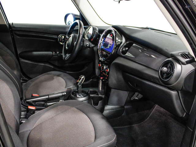 fotoG 15 del MINI MINI Cooper 5 Puertas 100 kW (136 CV) 136cv Gasolina del 2022 en Barcelona