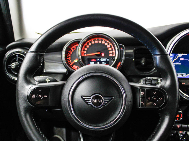 fotoG 12 del MINI MINI 5 Puertas Cooper 100 kW (136 CV) 136cv Gasolina del 2022 en Barcelona