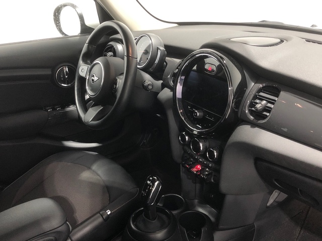 fotoG 7 del MINI MINI 5 Puertas Cooper 100 kW (136 CV) 136cv Gasolina del 2021 en Madrid