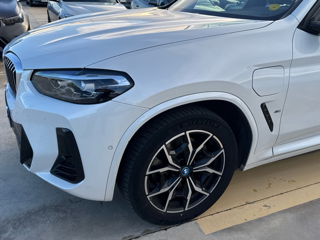 BMW X3 xDrive30e color Blanco. Año 2023. 215KW(292CV). Híbrido Electro/Gasolina. En concesionario BYmyCAR Madrid - Algete de Madrid