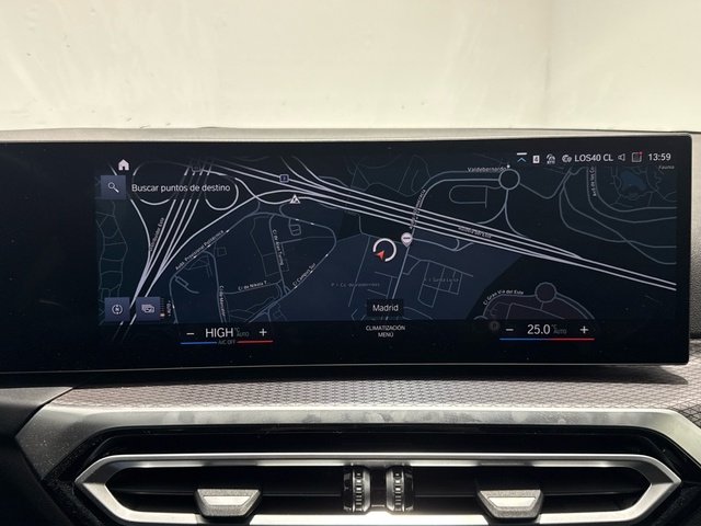 BMW Serie 3 318d color Gris. Año 2024. 110KW(150CV). Diésel. En concesionario Auto Premier, S.A. - MADRID de Madrid