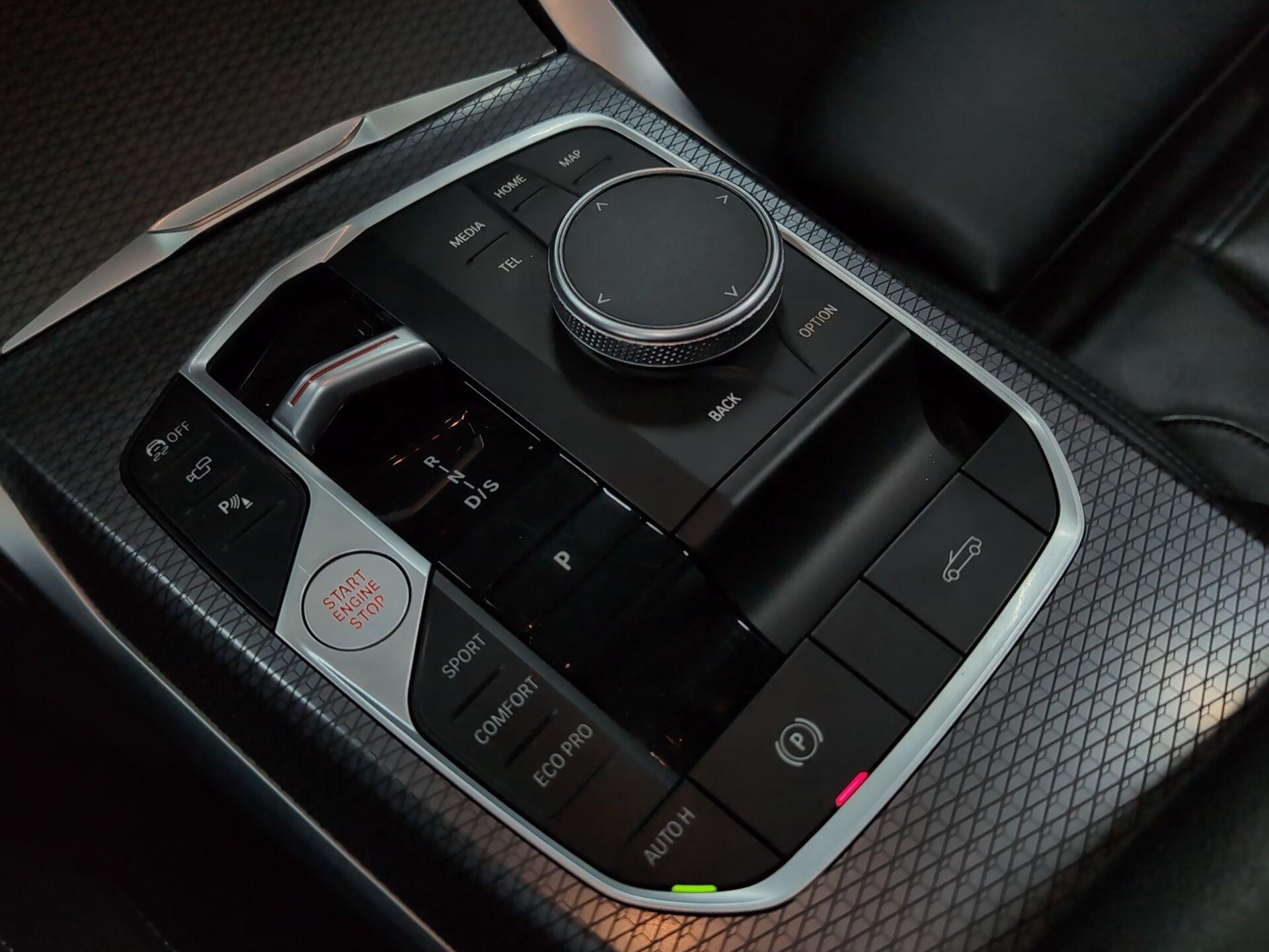 BMW Serie 4 420d Cabrio color Azul. Año 2024. 140KW(190CV). Diésel. En concesionario Automotor Premium Velázquez - Málaga de Málaga