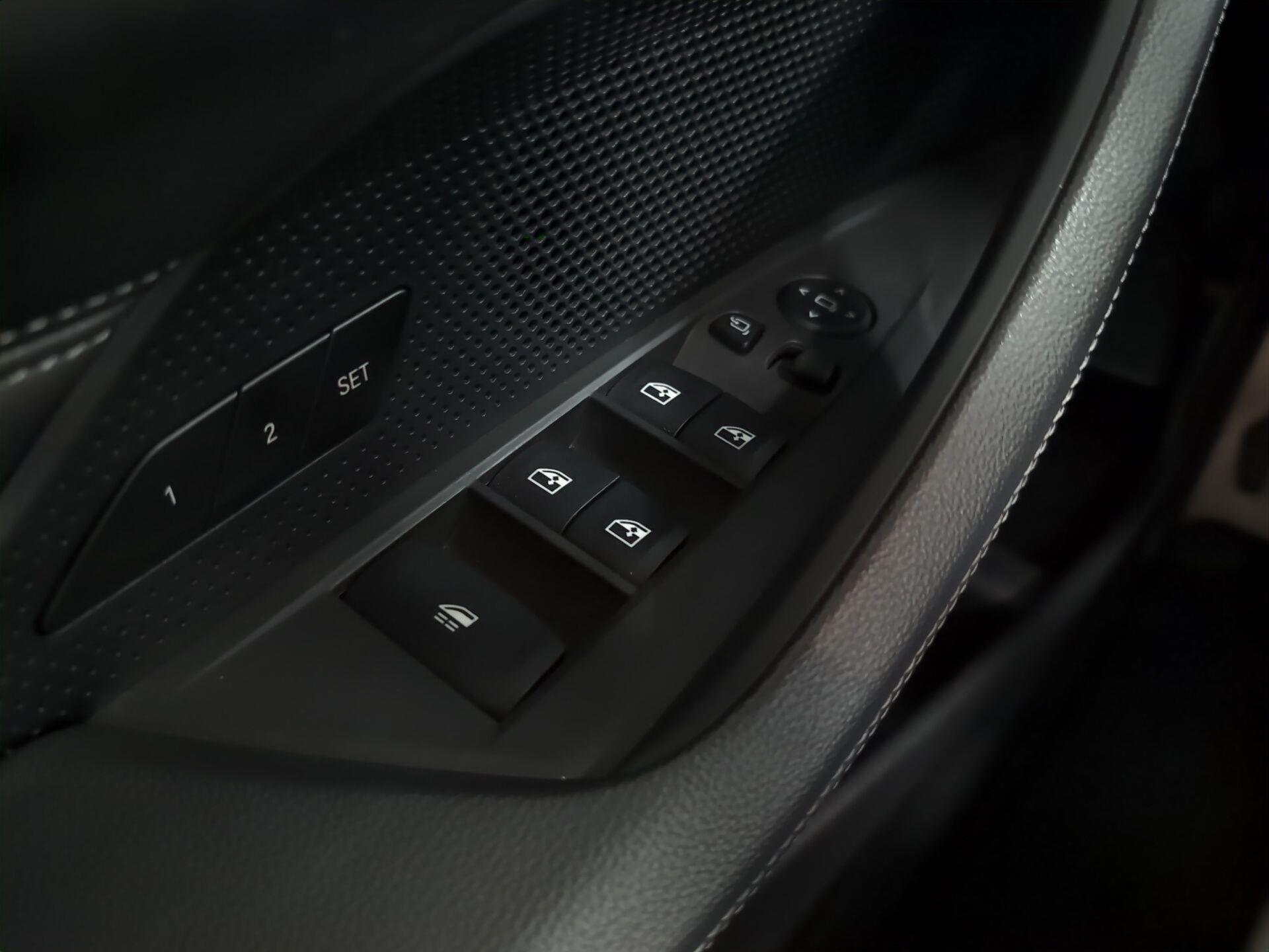 BMW Serie 4 420d Cabrio color Azul. Año 2024. 140KW(190CV). Diésel. En concesionario Automotor Premium Velázquez - Málaga de Málaga