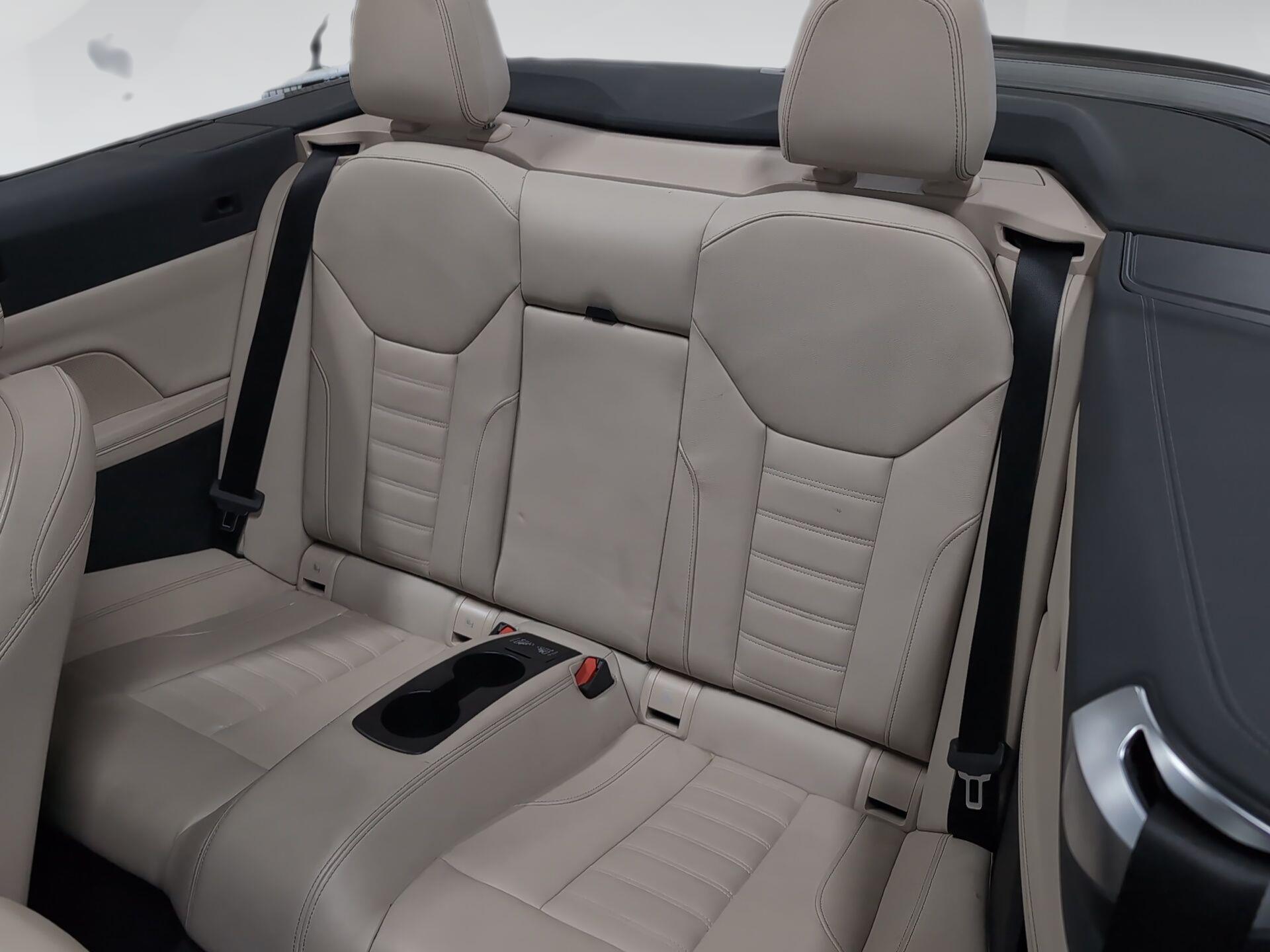 BMW Serie 4 420d Cabrio color Negro. Año 2024. 140KW(190CV). Diésel. En concesionario Automotor Premium Velázquez - Málaga de Málaga